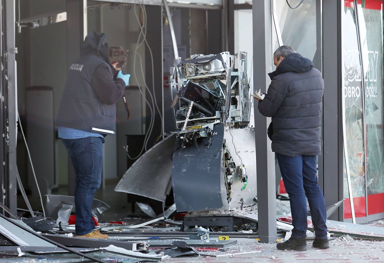 U PrimoÅ¡tenu ekplozivom raznijeli bankomat u trgovini Tommy