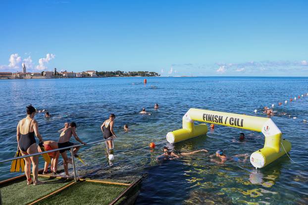 Održana plivačka manifestacija Porečki delfin