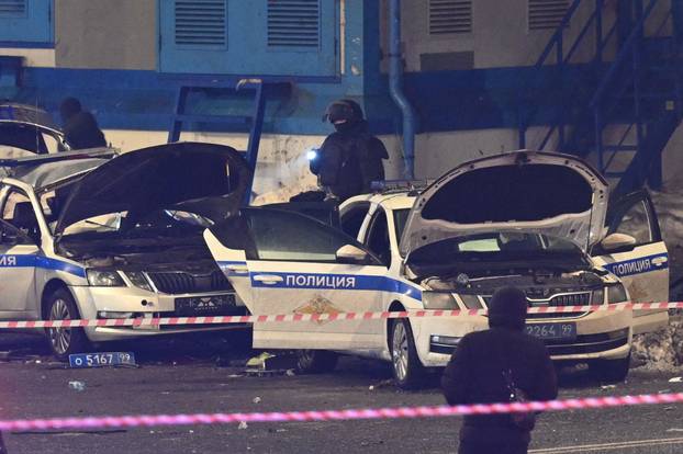 Police officer killed in explosion outside train station in Moscow