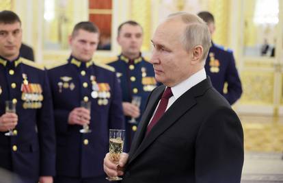 Putin čestitao Vučiću Božić, evo kome je još uputio čestitku