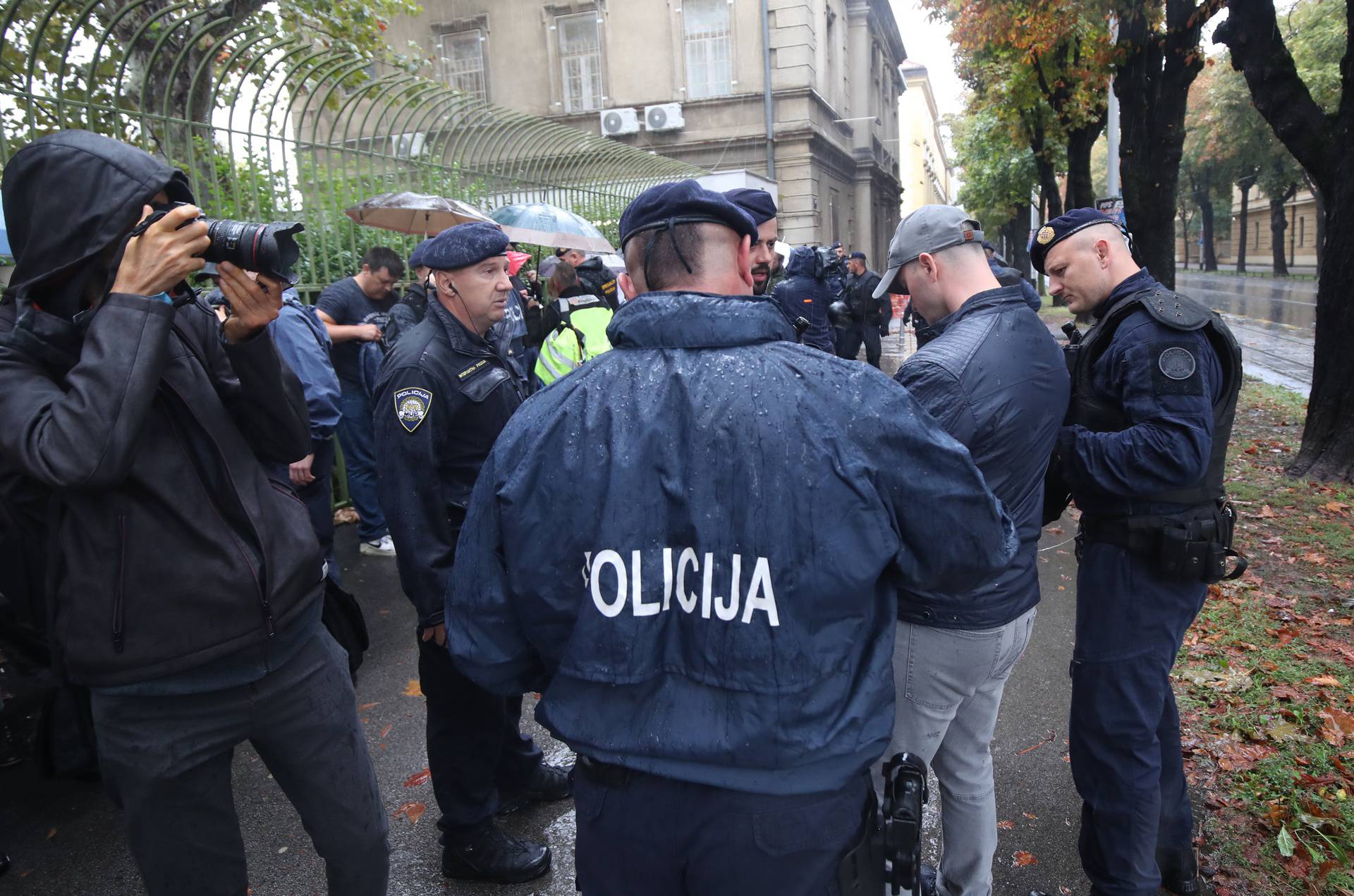 Zagreb: Uoči početka optužnog  vijeća za Marka Franciškovića, okupili su se njegovi istomišljenici  