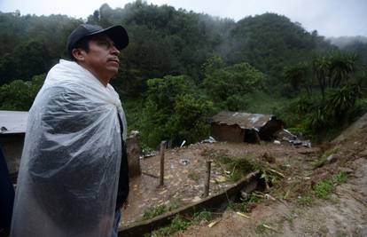 Sedmero poginulih u Meksiku od posljedica tropske oluje Earl