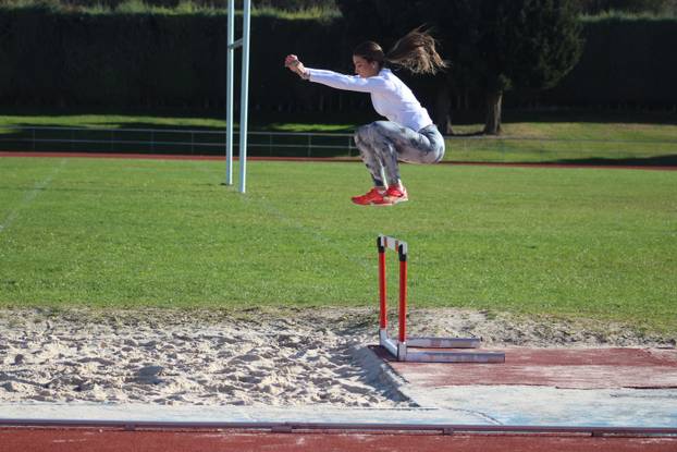 FOTO Skokovi su joj impresivni, ali fanovi gledaju nešto drugo. Evo tko je zanosna atletičarka