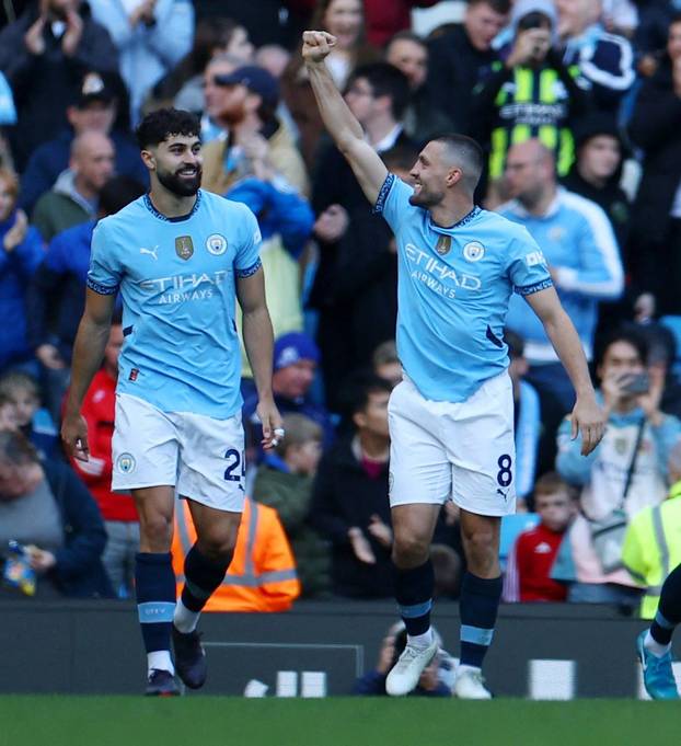Premier League - Manchester City v Fulham