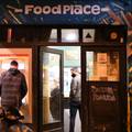 Užas u Splitu: Izbo radnika fast fooda škarama, uhićen napadač