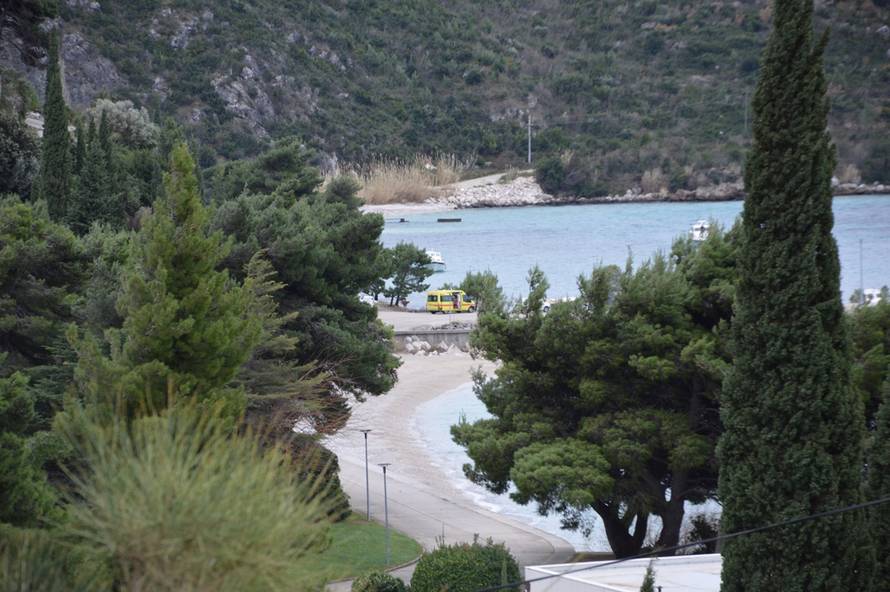 Pronađeno tijelo u odvodnom kanalu, dvoje ljudi još traže