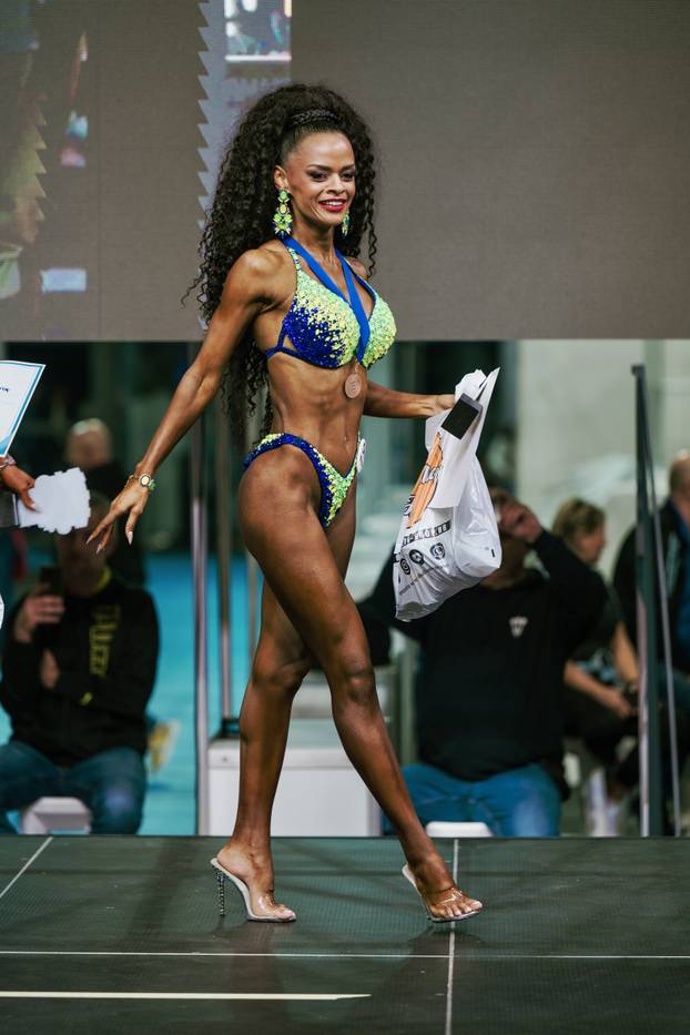 FOTO Cro Brazilka prošetala u bikiniju i postala fitness kraljica