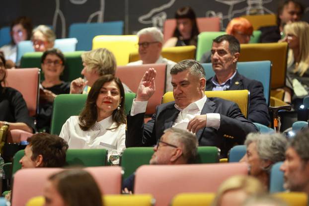 Zagreb: Predsjednik Milanović sa suprugom na otvorenju ZagrebDoxa 2026. i projekciji filma "Sintetičko suosjećanje"