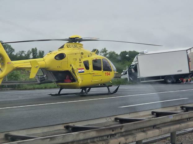 FOTO Šokantni prizori s A3:  U sudaru poginule dvije sestre