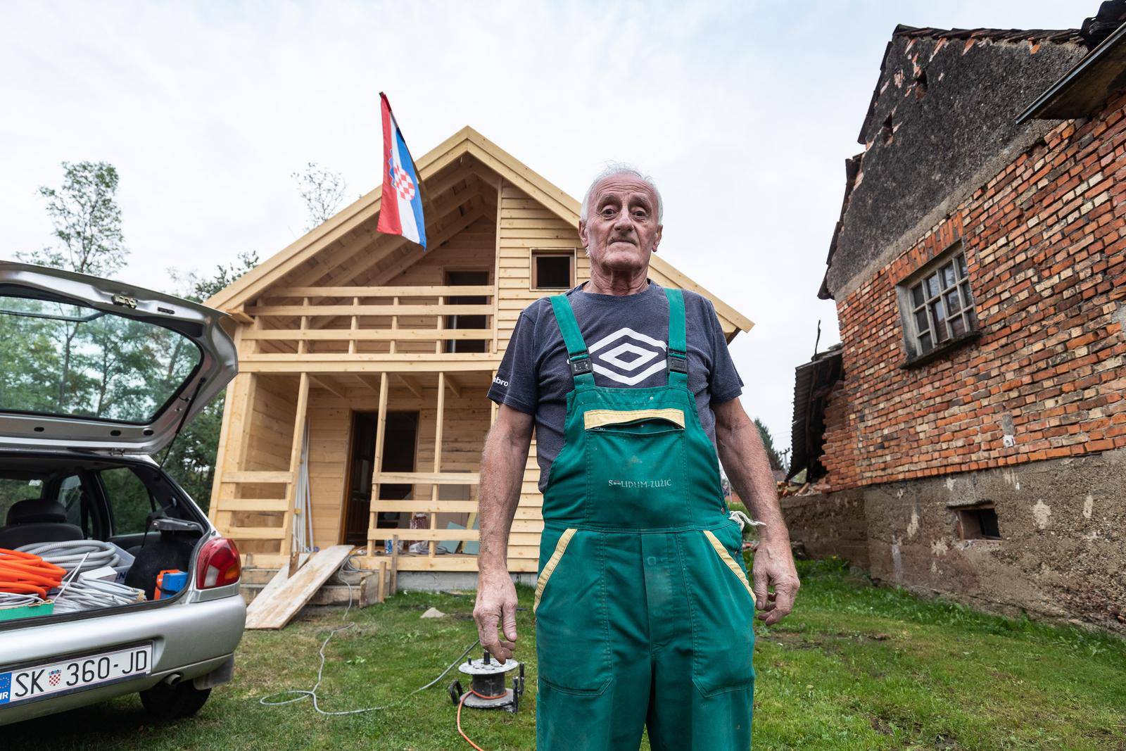 Doraja već 25 godina pomaže Hrvatskoj. S volonterima je na Baniji izgradila više od 60 kuća