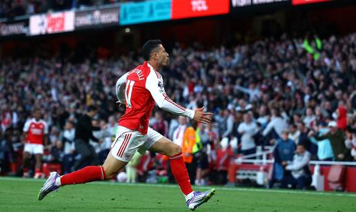 VIDEO Arsenal se u nadoknadi spasio poraza protiv Cityja