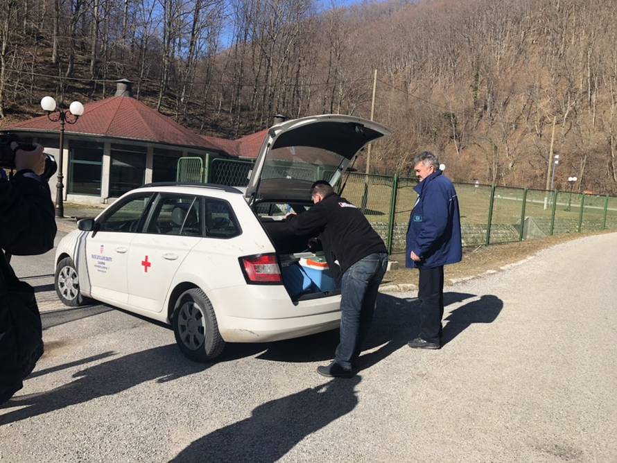 Sletio u potok i naftom zagadio izvor vode? Ne smiju je piti...