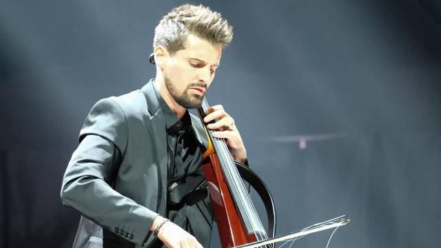 Music Concert - 2Cellos - World tour