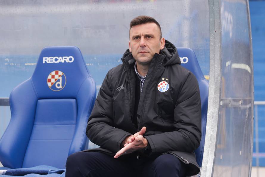 Postoje sprovodi koji su brži od igre Dinama u prvom dijelu