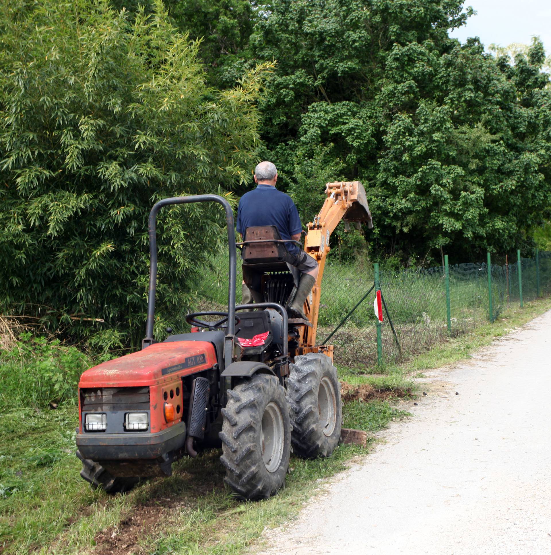 Joras provocira: Iskopao kanal da se spoji na - slovensku vodu