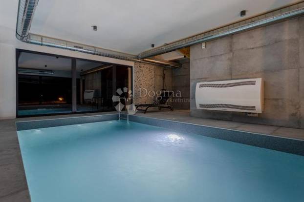 FOTO Ova vila na malom brežuljku u Delnicama nudi luksuz i užitke cijele godine