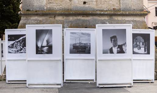 FOTO Centar Pule pretvoren u umjetni&ccaron;ku atrakciju: Izlo&zcaron;ene kultne fotografije 'na&scaron;ih starih'