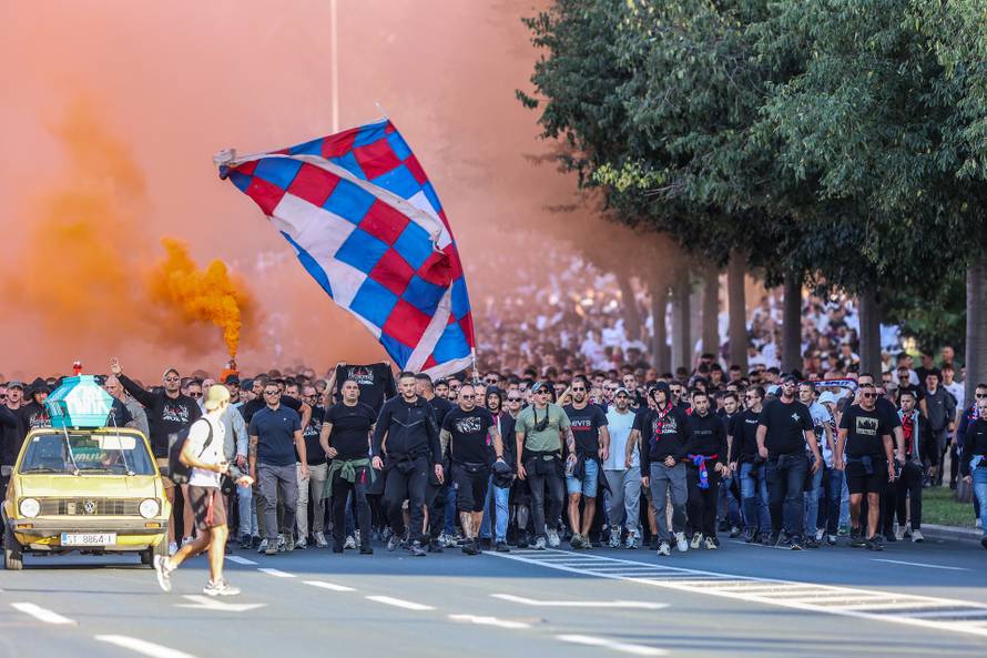 Split: Korteo Torcide prema stadionu Poljud