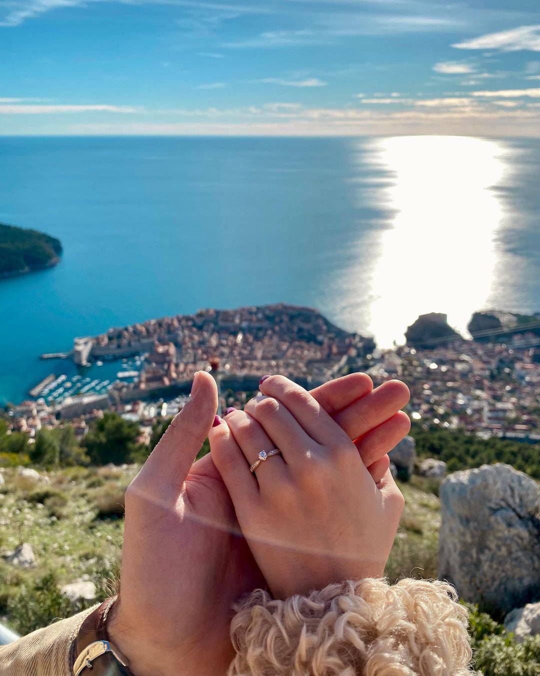 Zaručio se pjevač grupe Pravila igre: Kleknuo na jedno koljeno u Dubrovniku: 'Rekla je da'