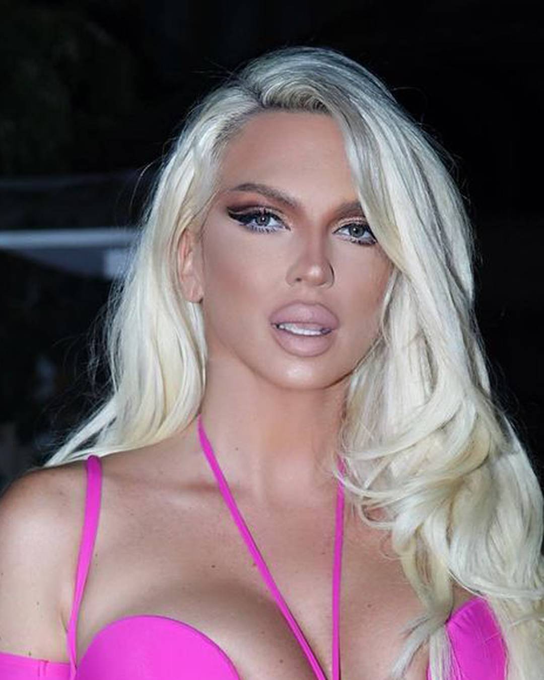 Jelena Karleuša pokazala malo previše: Mini bodi istaknuo joj guzu, a sprijeda, je li to traka?