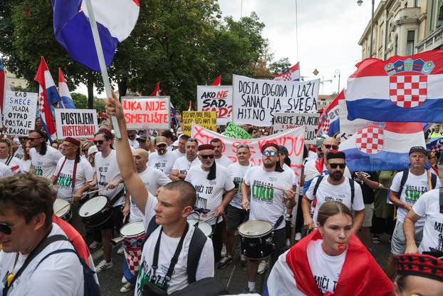 Zagreb: Veliki prosvjed u Zagrebu zbog zagađenja i opasnog otpada u Lici