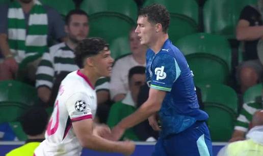 VIDEO Francuz zaslužuje Oscara za ovu glumu! 'Pao' je i sudac pa pokazao šokantan crveni...