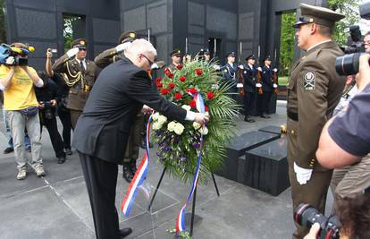 Slavimo Dan državnosti, državni čelnici u Vukovaru