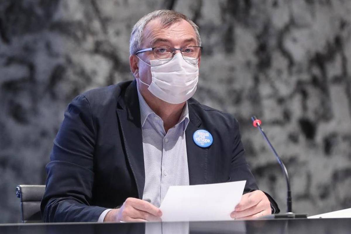 Capak: 'Nastavljamo cijepiti AstraZenecom, ali značajno su nam smanjili isporuku doza'