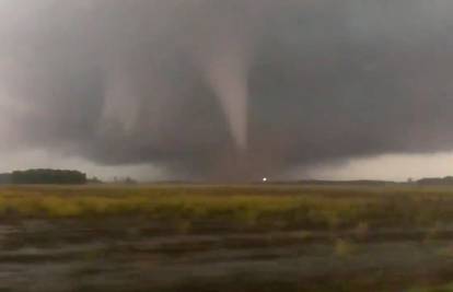 Tornado je opustošio sjeverni Dallas, tisuće ostale bez struje