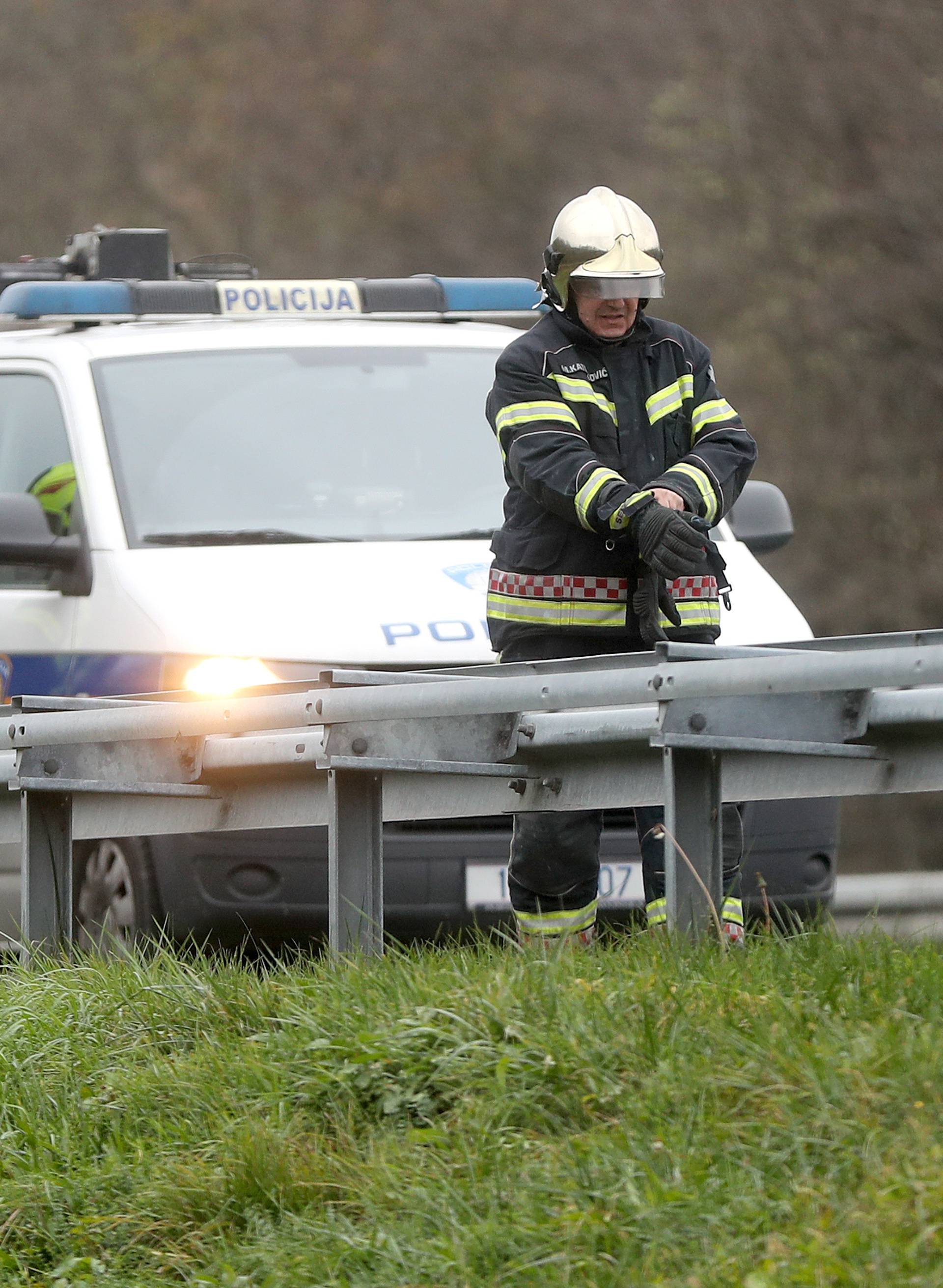 Jedan poginuo, drugi ozlijeđen: 'Vozači su gasili zapaljeni auto'