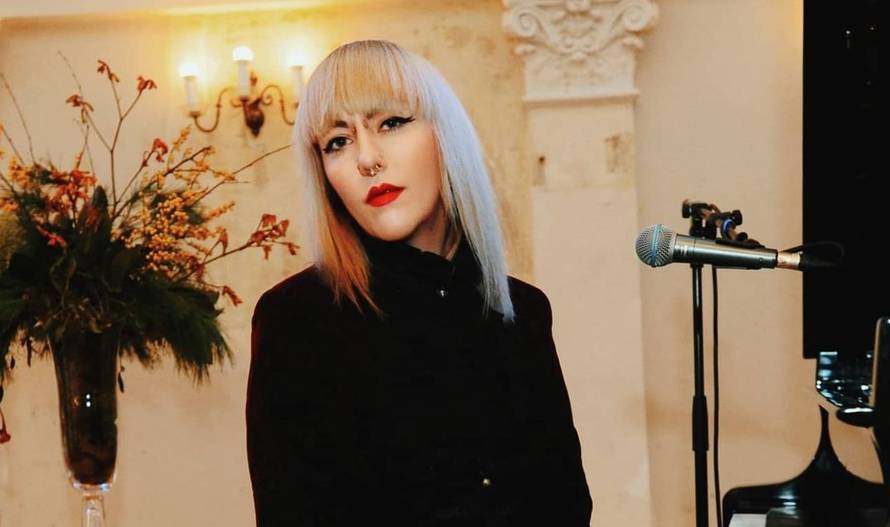 Nina Kraljić: 'Biseksualna sam. Odricala sam se zbog glazbe, a još imam ožiljke i od batina...'