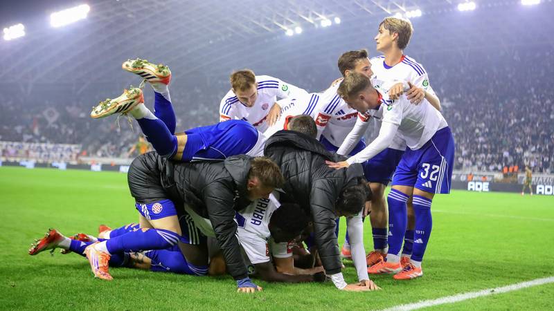 VIDEO Pogledajte kako su igrači Hajduka proslavili pobjedu!