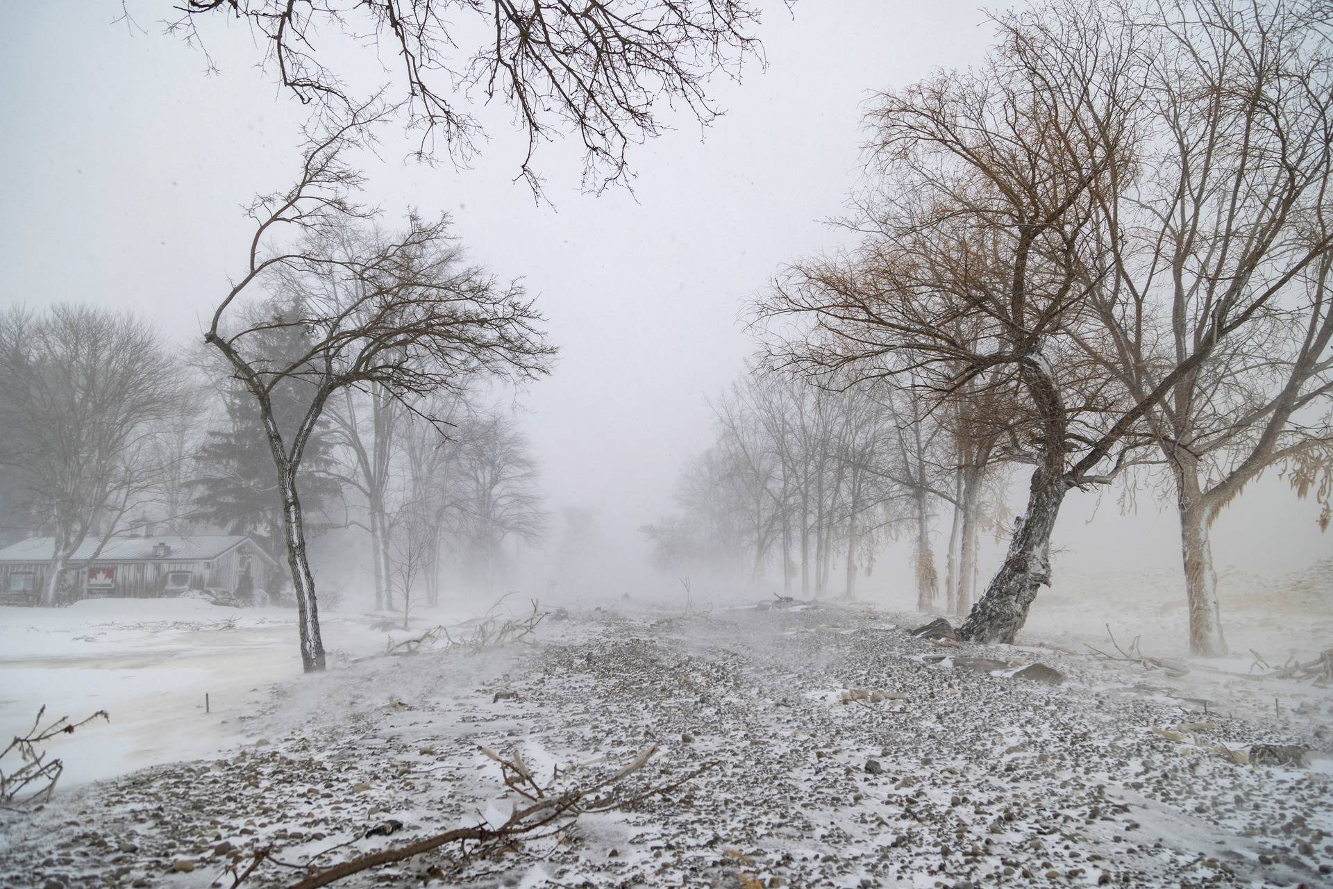 Cold weather front hits Ontario