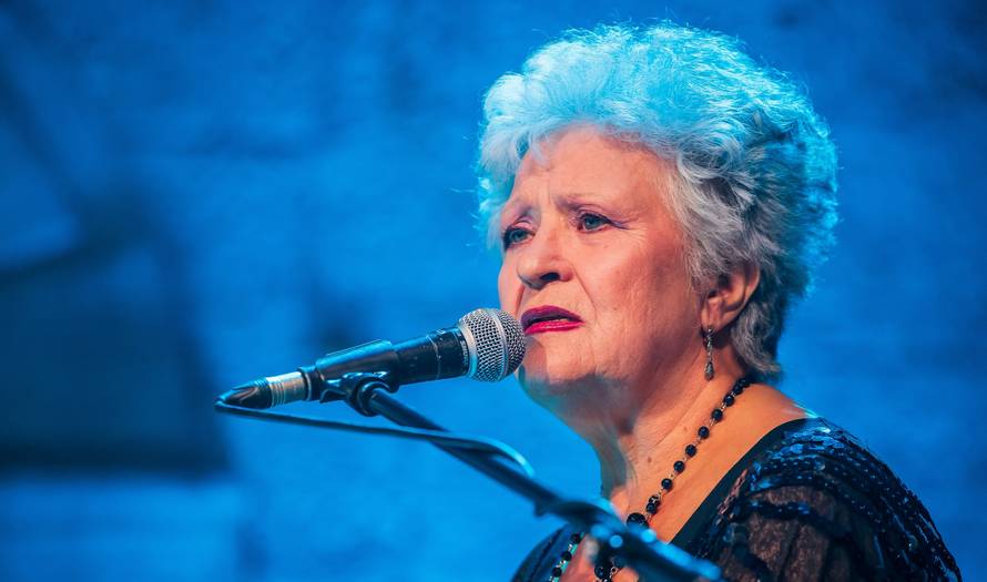 Meri Cetinić se pojavila u javnosti nakon dugo vremena, iznenadila je nastupom u Veloj Luci