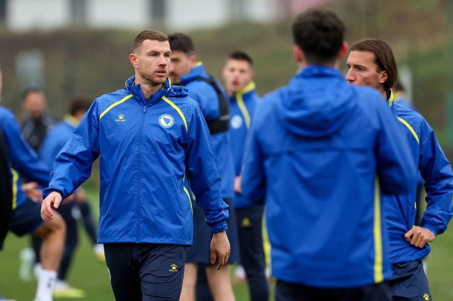 Sarajevo: Trening nogometne reprezentacija BiH uoči finalne utakmice doigravanja za Svjetsko prvenstvo