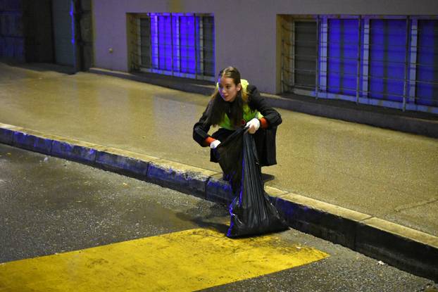 Niš: Svi građani i studenti nakon prosvjeda očistili ulice kao da prosvjeda nije niti bilo