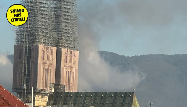 FOTO Dramatični prizori iz Zagreba: Zapalila se kuća kod Kaptola, nebom se širi gusti dim