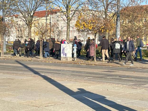 FOTOGALERIJA Ovo su snimke sa velikog prosvjeda protiv Covid mjera u središtu Zagreba...