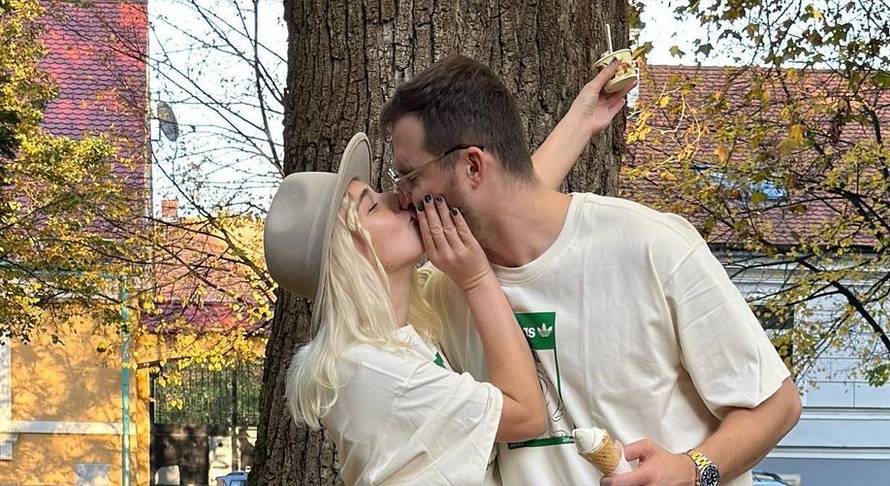 Zsa Zsa objavila je rijetku fotku s dečkom Antonijem, a on joj je poručio: 'Tako slatko ludačo!'