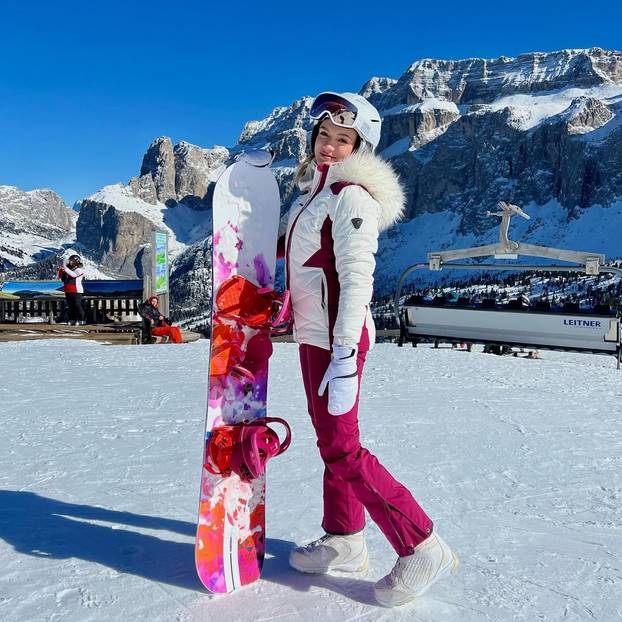 FOTO Zanosna plavuša bodrit će češkog golmana protiv Hrvatske