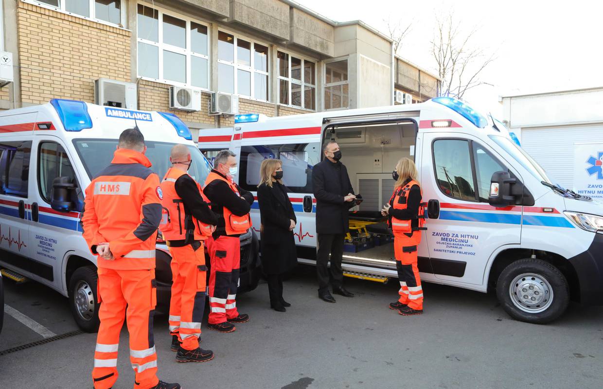 Hitna medicina u Osijeku dobila sedam novih sanitetskih vozila: 'Ovo znači puno za pacijente'