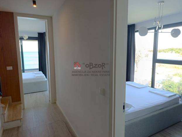 FOTO Ekskluziva! Prodaje se penthouse prvi red do mora, dvije etaže su povezane liftom