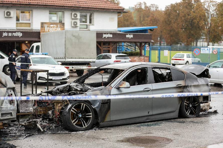 Zagreb: Dva automobila u Vrapču u potpunosti izgorjela, policijski očevid je u tijeku