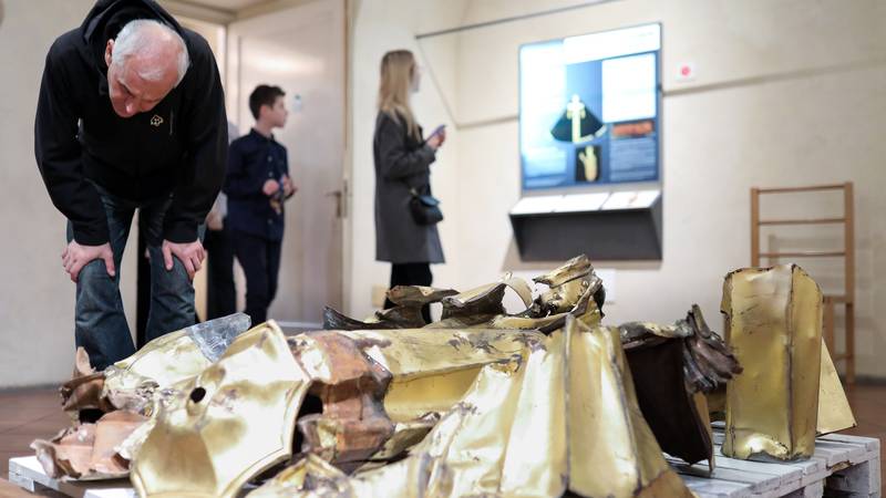 FOTO Ovdje čuvaju dio križa koji je u potresu pao pred Bozanića