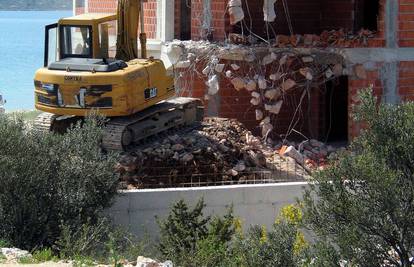Ministrica: U veljači kreću prva rušenja bespravnih građevina
