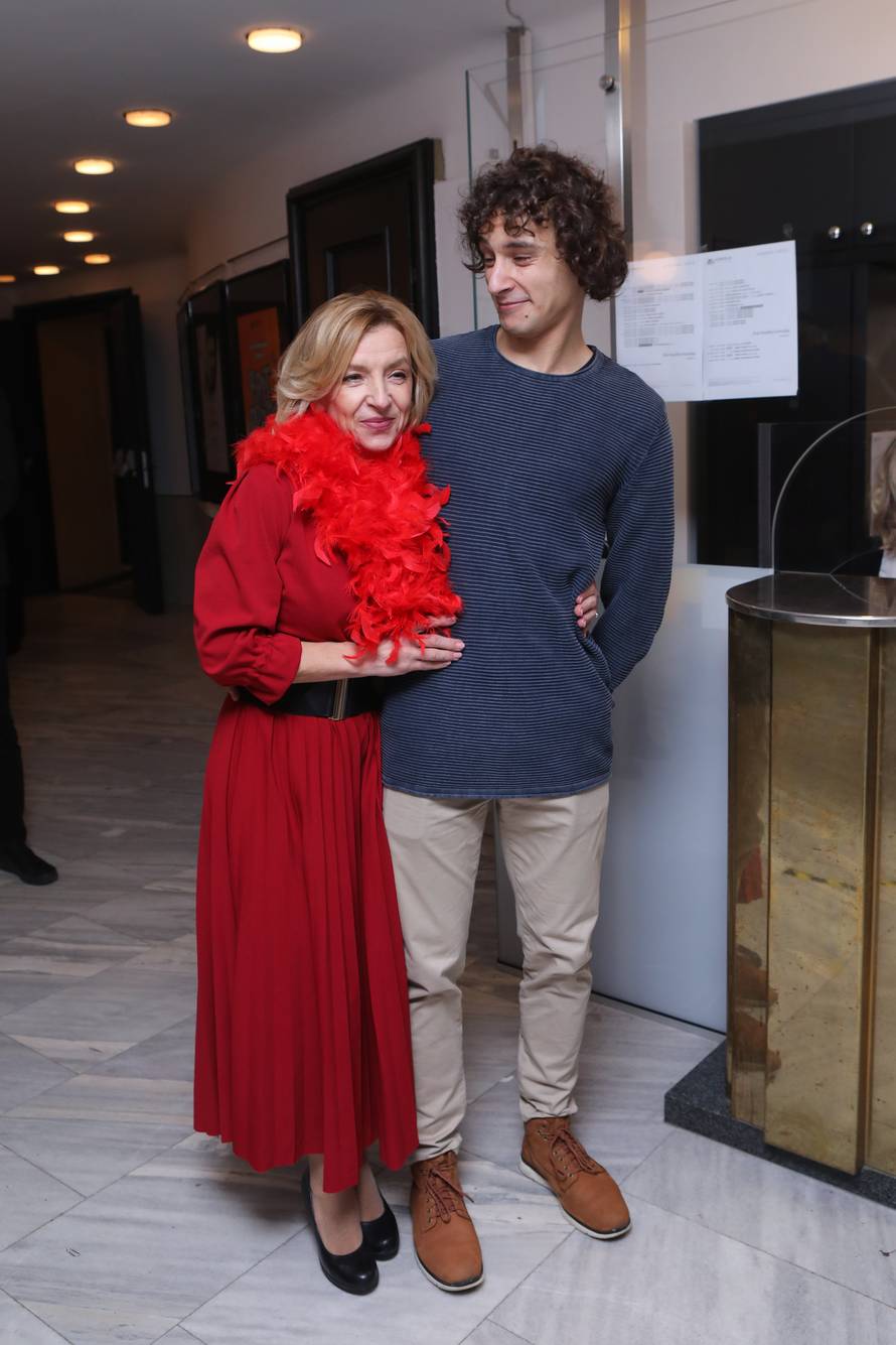 Zagreb: Poznati na premijeri predstave "Mnogo vike ni za što"