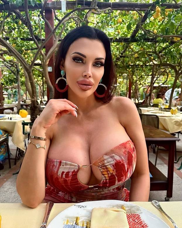 FOTO Aletta dolazi iz susjedne zemlje: Skinula se za magazin