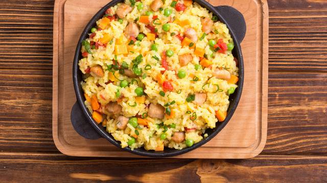 Sočno i fino: Isprobajte recept za ukusni pileći rižoto s povrćem