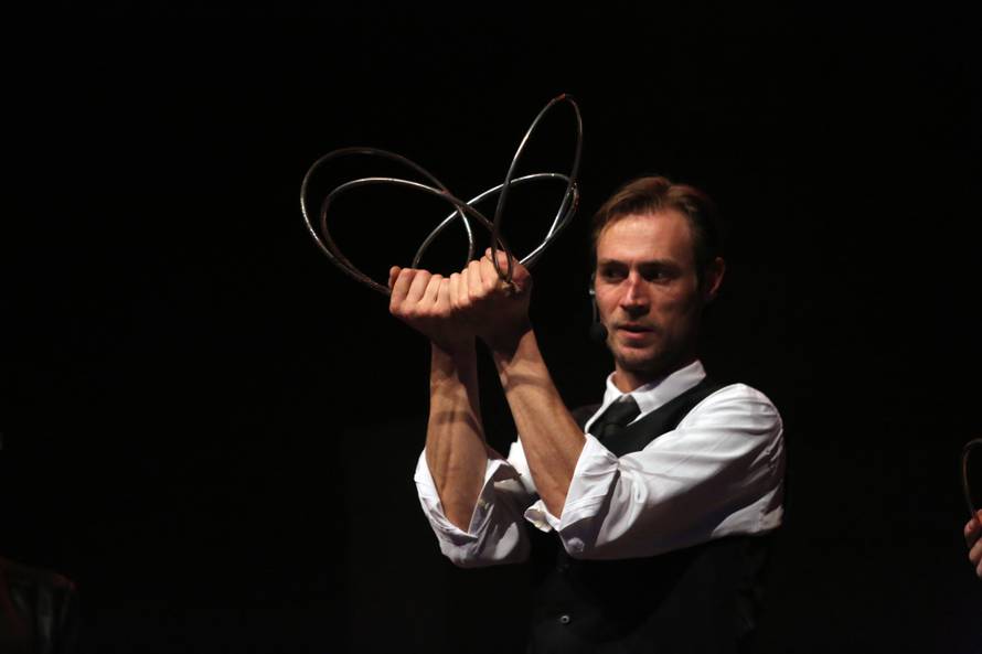 Iluzionist iz Supertalenta: Trik s kutijom objasnit ću u videu