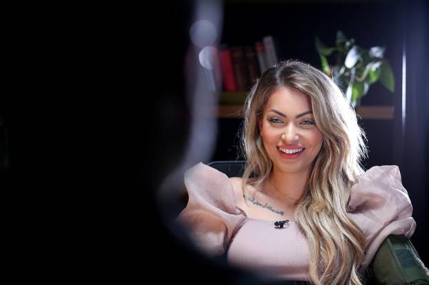 FOTO Hana (opet) prekinula sa Goranom pa operacijom stanjila struk: Evo kako sada izgleda